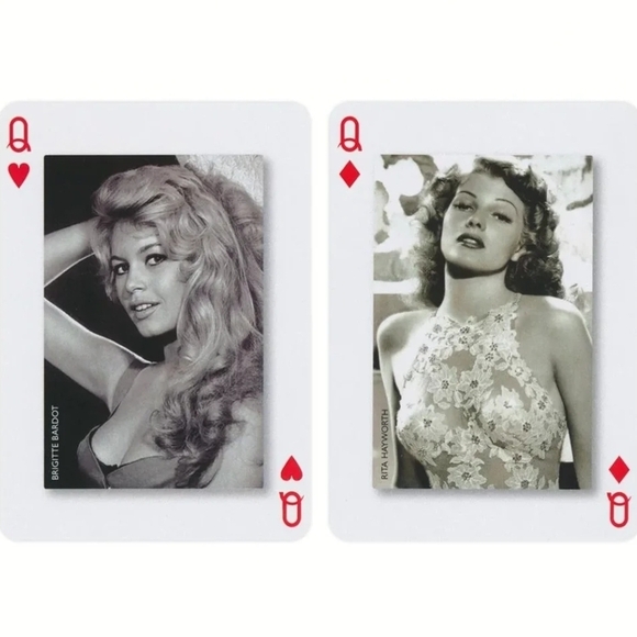 Pin-Up Playing Cards Set - Picture 2 of 7
